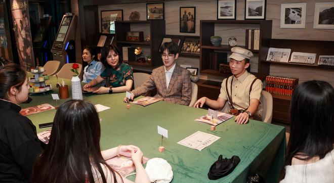 本杀卖桌椅板凳回血为何会一年倒闭上千家？j9九游真人游戏第一平台曾经红极一时的剧