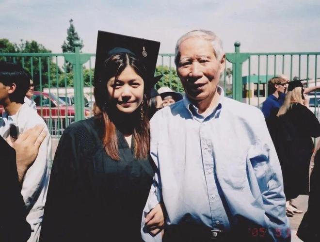 疯了！搭小 19 岁奶狗新剧爆火出圈ag九游会登录42 岁陈妍希离婚后杀(图16)